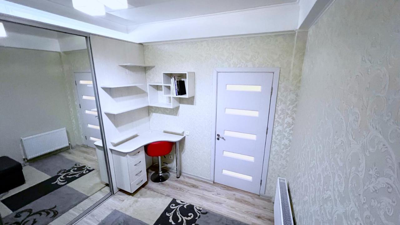 Apartament De Lux Cu 2 Camere Si Living تشيسيناو المظهر الخارجي الصورة