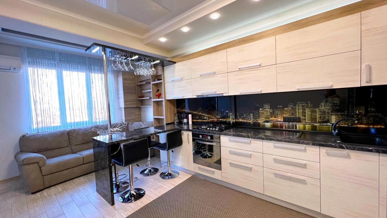 Apartament De Lux Cu 2 Camere Si Living تشيسيناو المظهر الخارجي الصورة