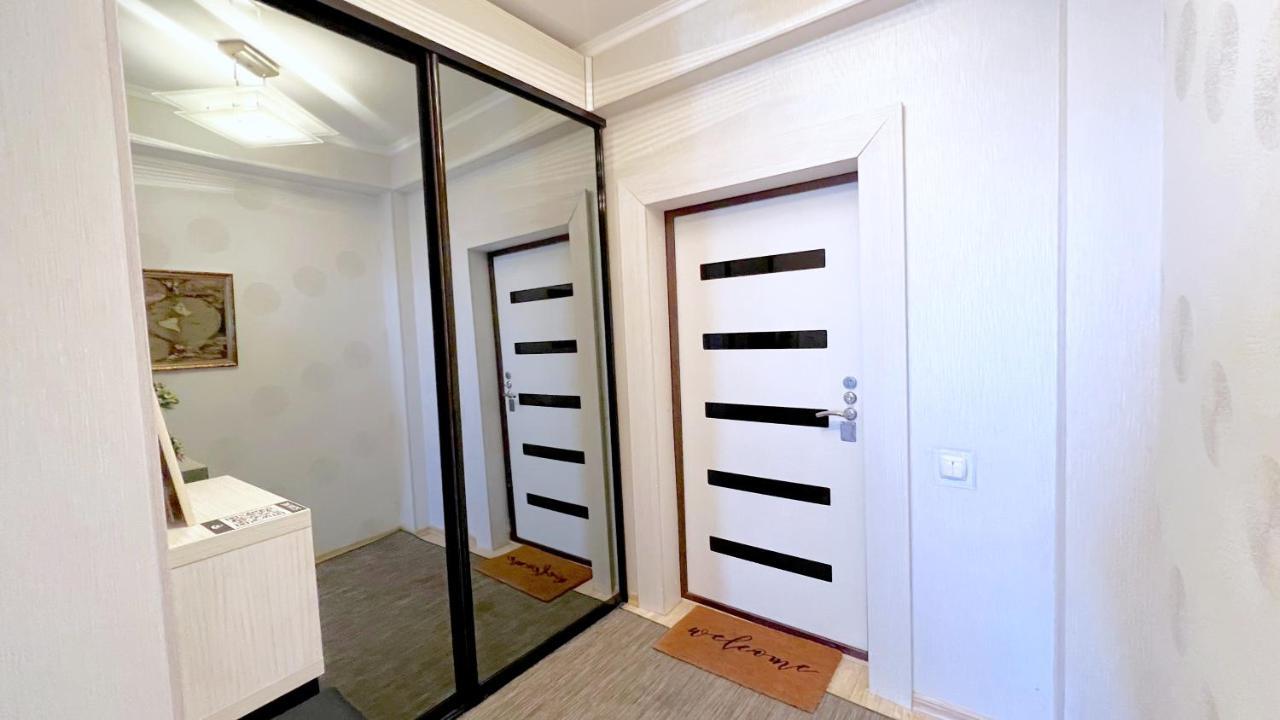 Apartament De Lux Cu 2 Camere Si Living تشيسيناو المظهر الخارجي الصورة